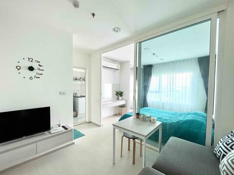 Aspire Erawan Cosy Flat on BTS Sukhumvit Line