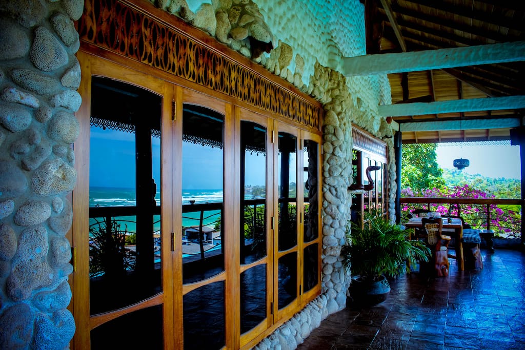 balcony