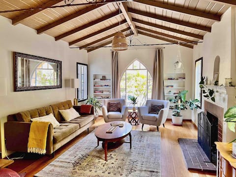 Charming Mediterranean Bungalow