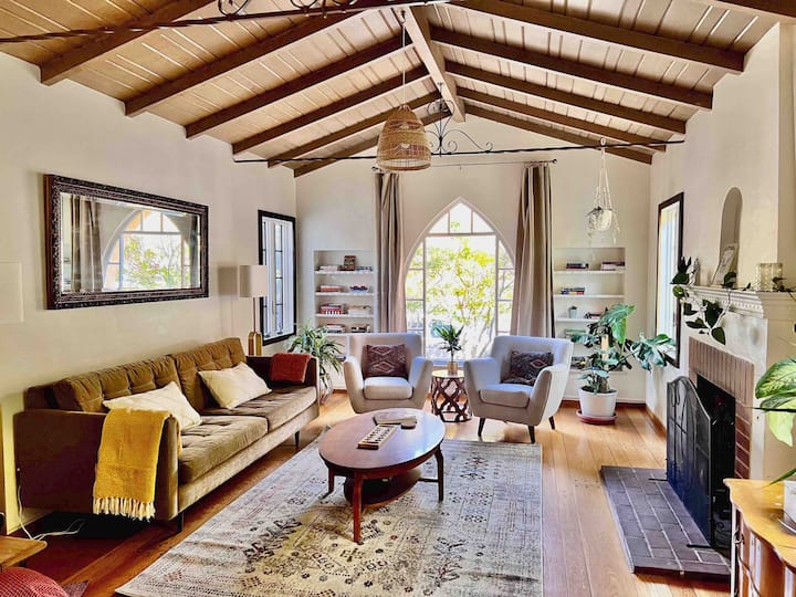 Charming Mediterranean Bungalow