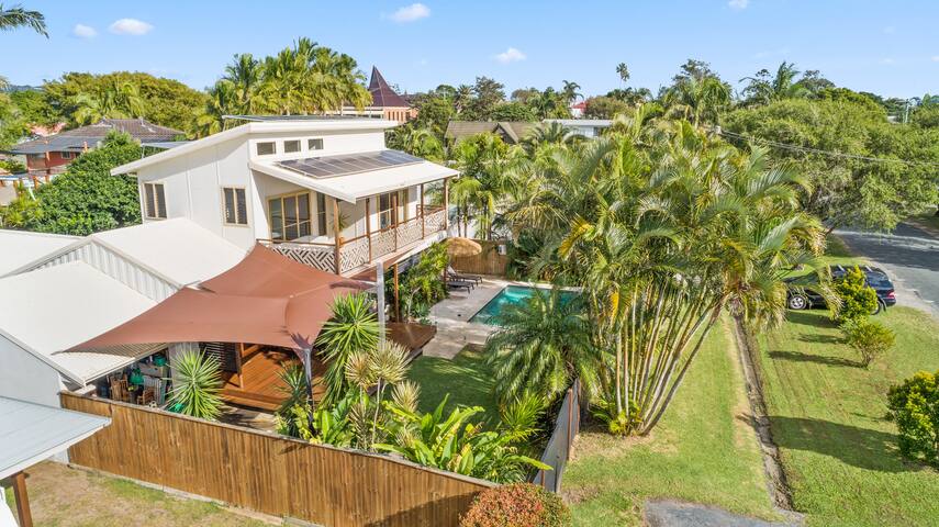 KINGSLEY BEACH HOUSE gallery image 5