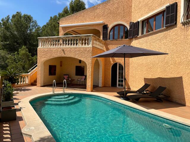Villa near beach, pool, BBQ, wifi – casa Rudolfo