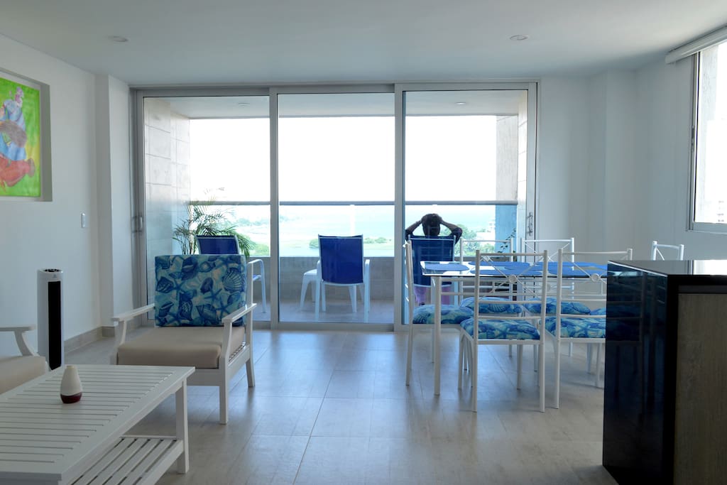 sala, comedor y balcón/ Living room, dining room and balcony