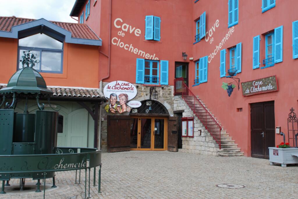 Place de Clochemerle