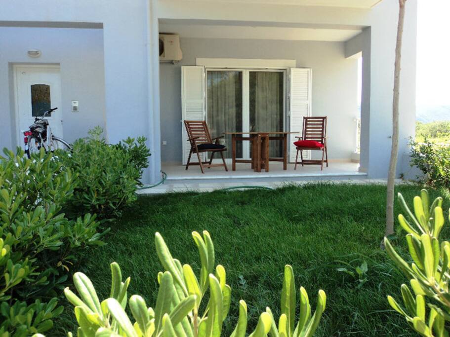 House's front garden 45 sq.m.