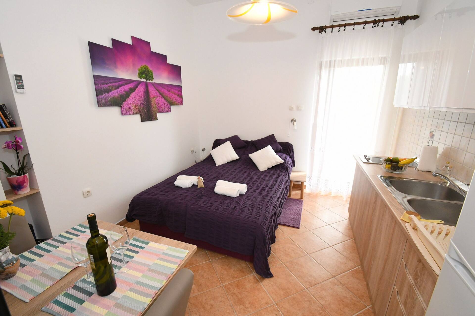 Studio apartment Kris with parking and terrace