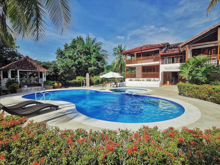 Village with private pool 15 pax - Carmen Apicala
