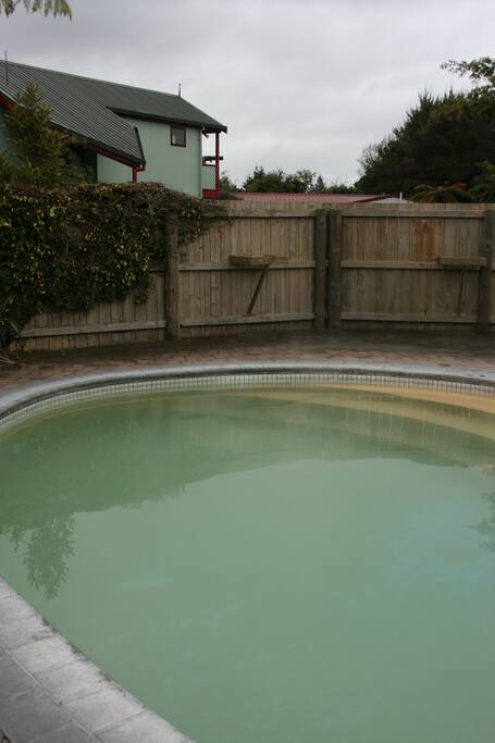 Free Hot Thermal Pool Onsite
