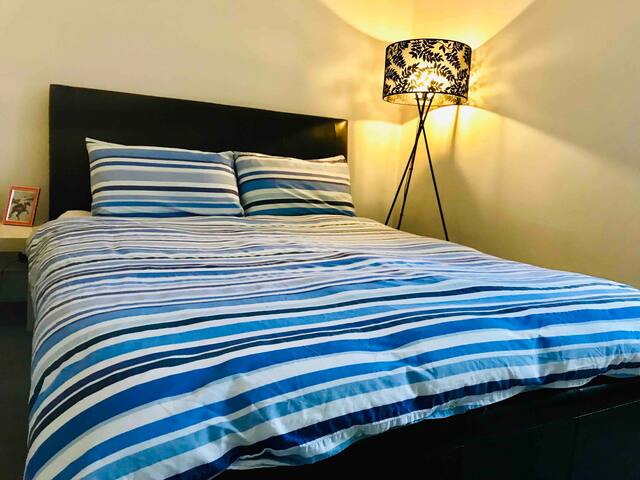 Lovely double room-best for Bicester Village比斯特购物村