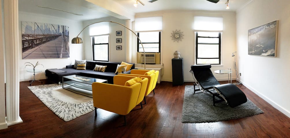 BKLYN’S Best 3BR Townhouse W/Garden