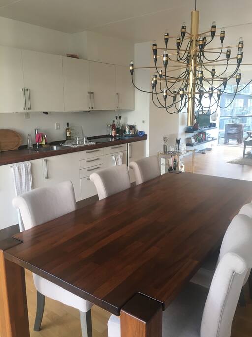 Kitchen and dinnertable