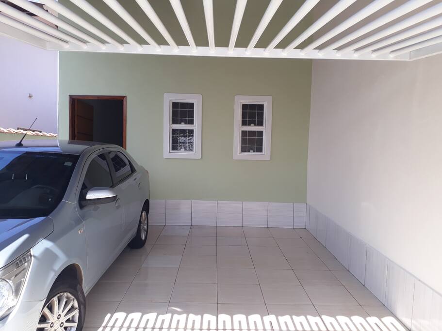 Garagem para 2 carros de porte médio