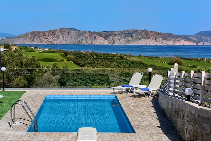 Nereid Villa, with Heated Pool & SpaWhirlpool, BBQ