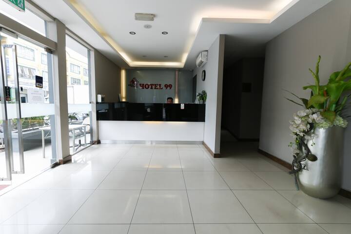 Hotel 99 Klang - Standard Queen Room - Klang, Malaysia Airbnb