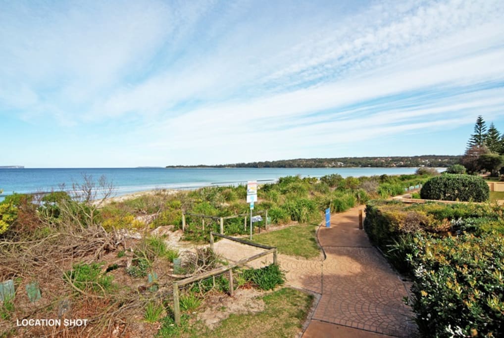 Location shot - nearby walk/cycle track along Collingwood Beach