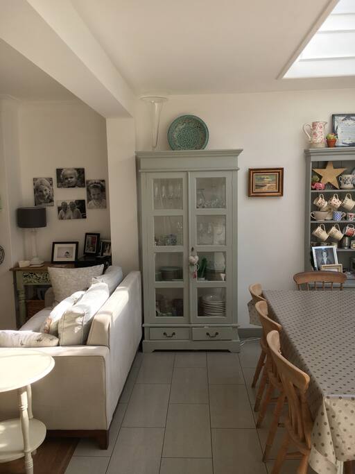 Stylish decor & furniture