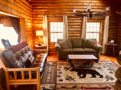 Family Log Cabin Close to All in Green Mountains