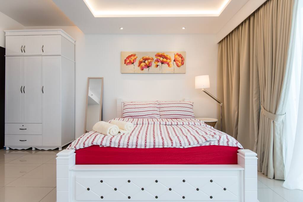 Queen size bed