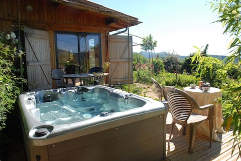 Cabin and vegetable garden, jacuzzi... in the Cevennes