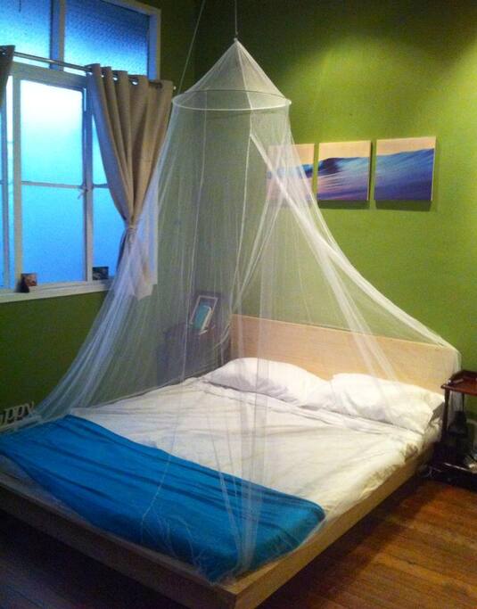 Queen Bed - w Meditation/Yoga Area