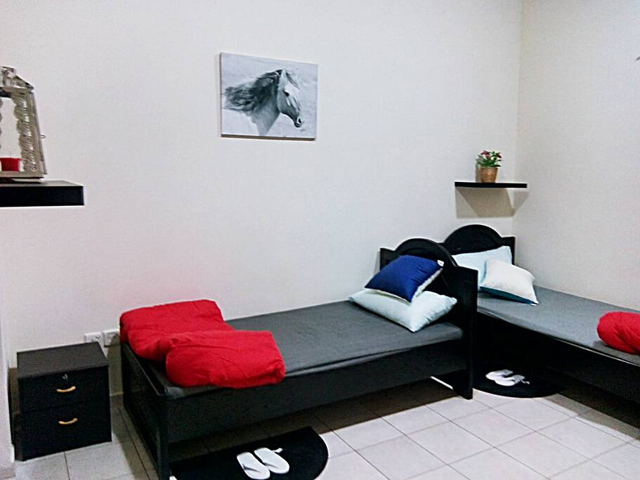 3 Bed Sharing Room