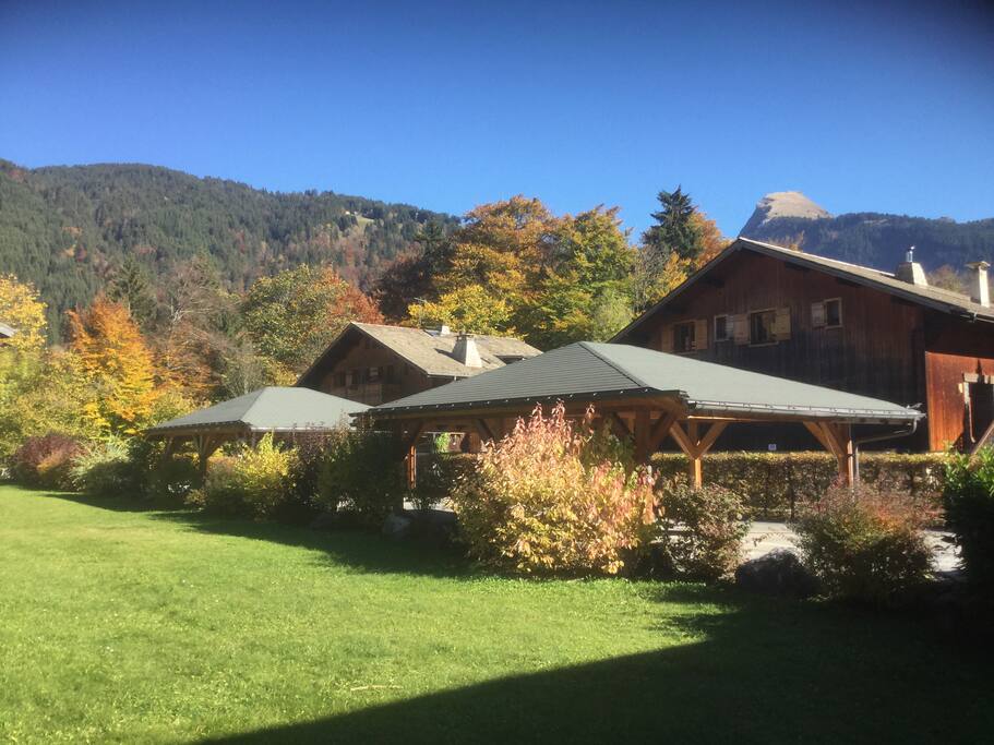 Well kept gardens and view of the neighbours