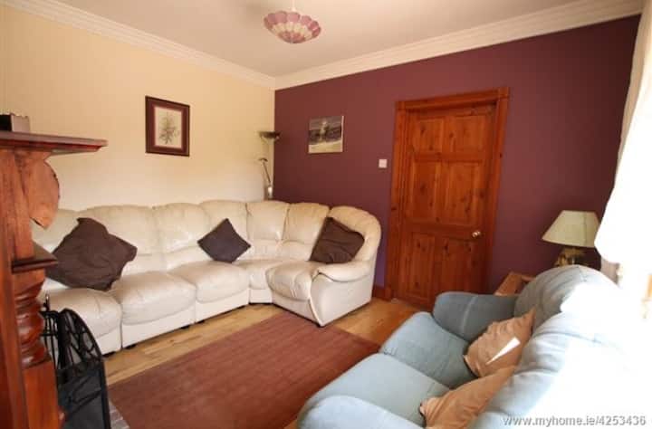 7 Bedroom Lakeside Lodge, Roscommon. 4 Star ☘️☘️☘️☘️ - Irlanti