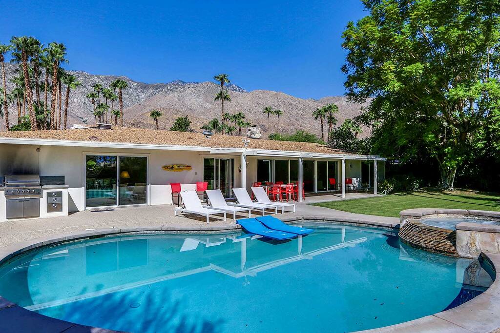 Walts Desert Escape