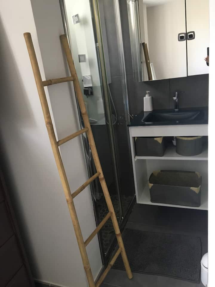 ห้องน้ำห้องนอน 1 ห้อง