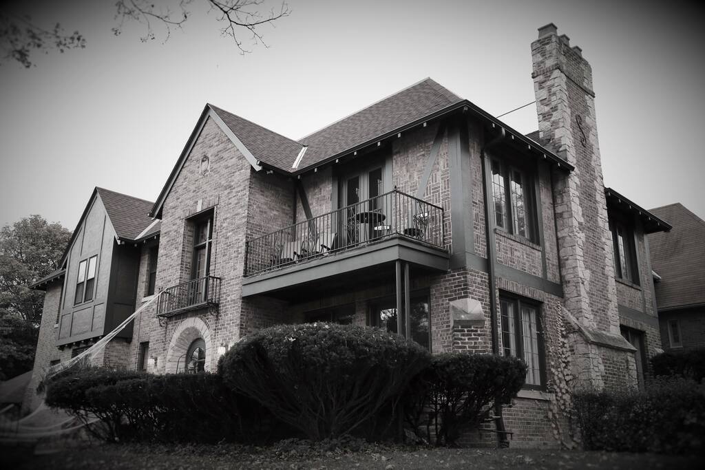 Sophisticated Old English Tudor upper flat