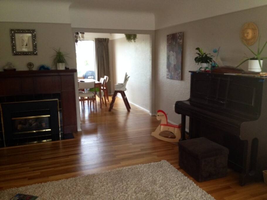 Through to dining room