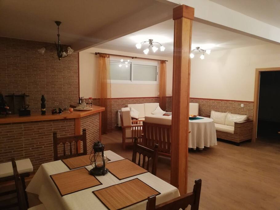 Salón-bodega