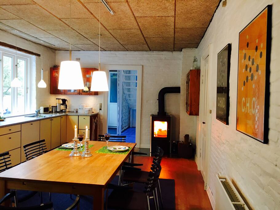 Landkøkken med brændeovn