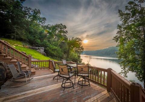 Wonderful lake house with amazing views