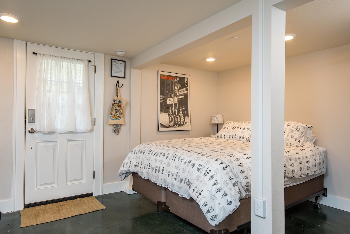 Cama tamaño queen con almohada de espuma viscoelástica