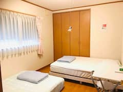 Private+house+for+6+people+Parking+2+cars%2C+long+term+stay+OK.Seeda%2C+Nango+Golf+Course+are+close.Lake+Biwa+Kyoto+Nara+Osaka+is+convenient+for+sightseeing