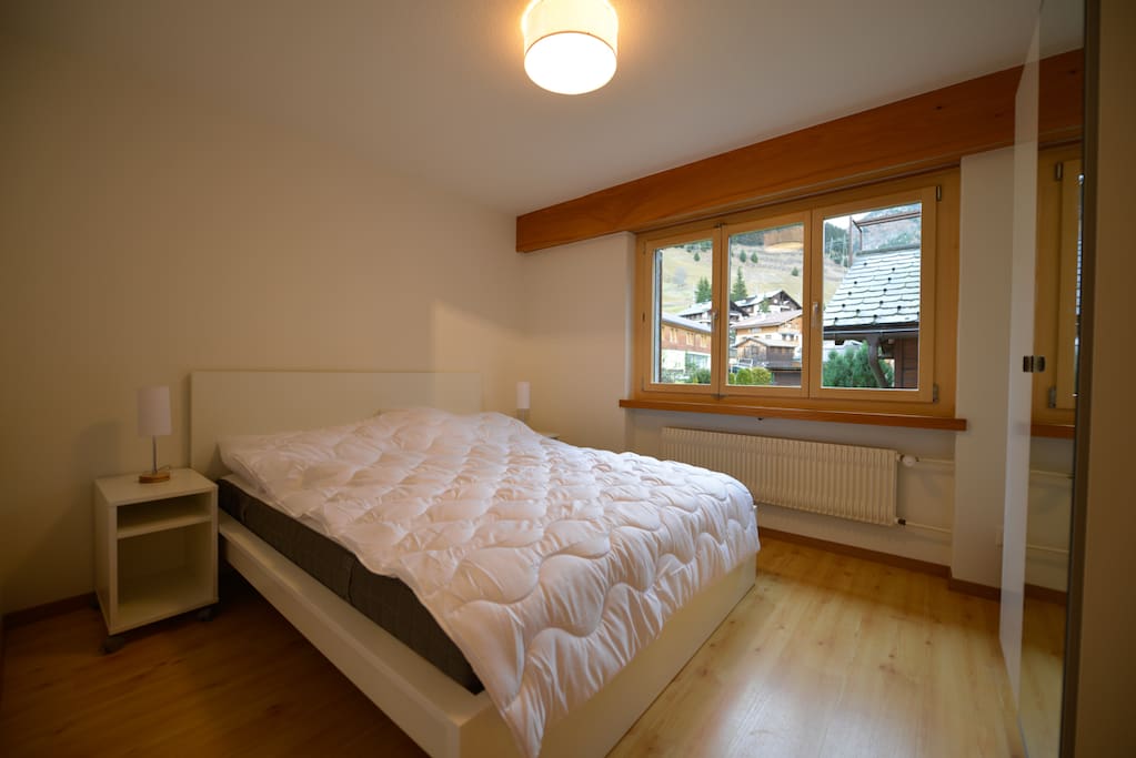 Schlafzimmer mir Doppelbett