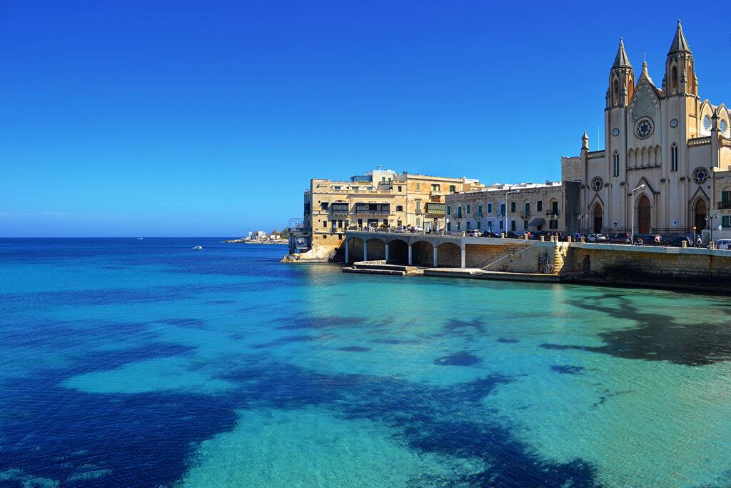 Balluta Bay (3km)