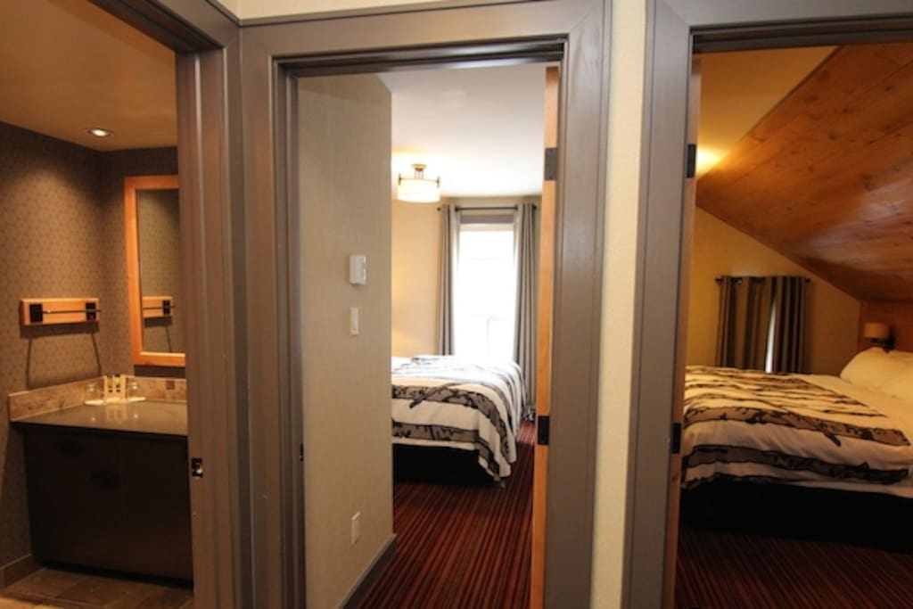 This 2 bedroom condo is ideal for a family or group getaway