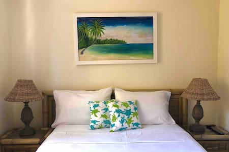 Private Room 1 /22 steps away from your beach