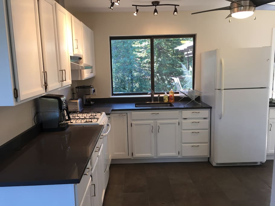 Full kitchen with all amenities