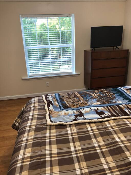 Guest bedroom 2