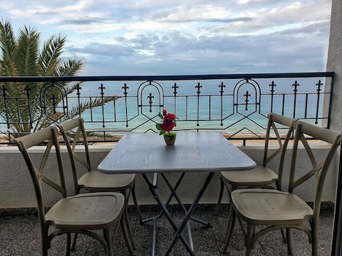 Your ¥achting Home 🌞