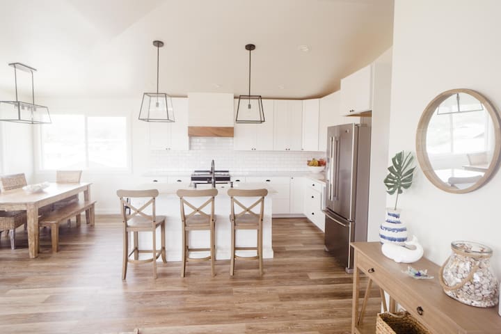 Farm House / Golf & Secluded Beach!