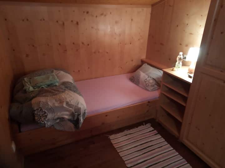 Schlafzimmer 4