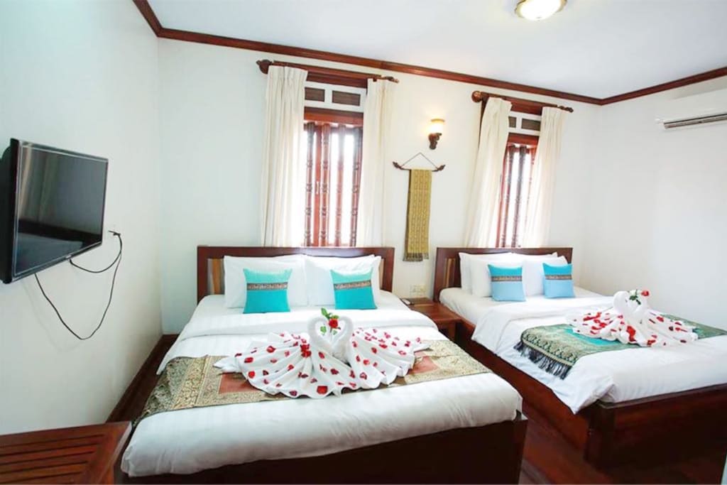 Whole Twin Room