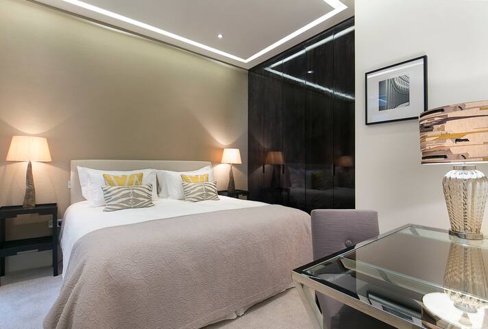 Superb Two Bedroom Apartment Near Regent’s Park gallery image 5