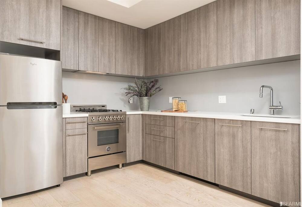Ready to go kitchen with dishwasher and all appliances