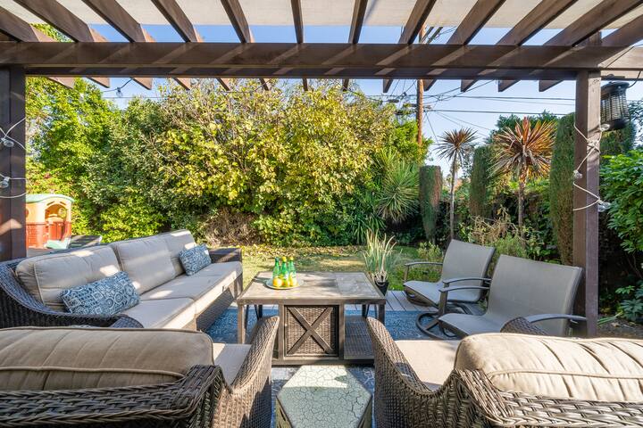 118 Sherman Oaks Family Home gallery image 4