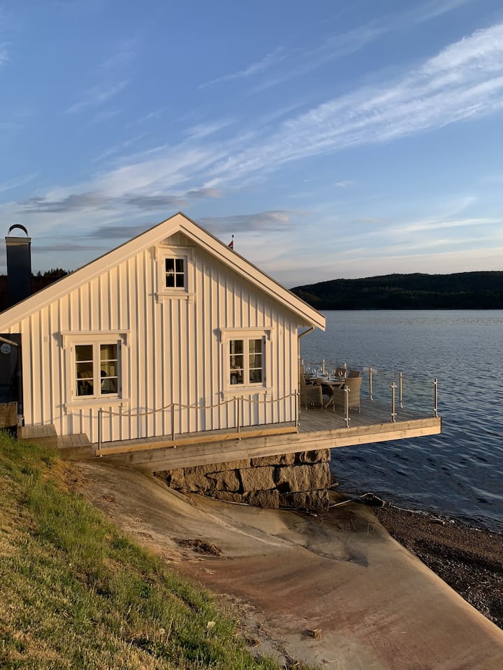 Seaside cabin gem.